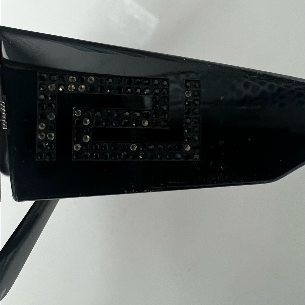 Versace sunglasses - Picture 7 of 8